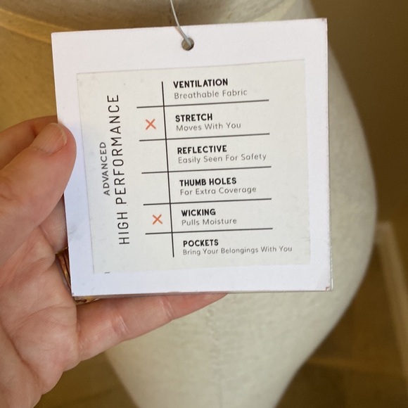 NWT - M activewear lot - Picture 12 of 15